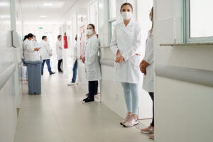 IgesDF abre inscrições para seleções em saúde com salários até R$ 16 mil