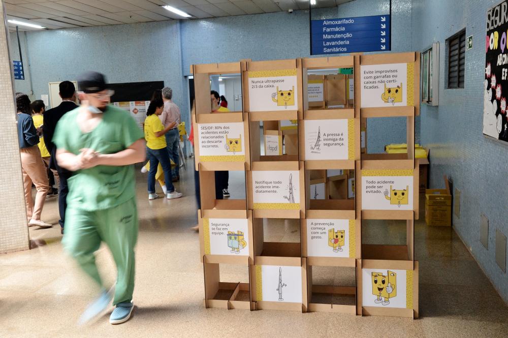 Campanha promove descarte seguro de lâminas em hospital do DF