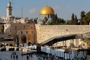 Impacto próximo à muralha da Cidade Velha de Jerusalém