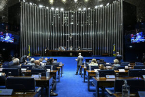 Plenário vota reajuste salarial para forças de segurança do DF