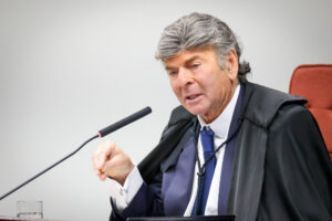 Pedido de destaque de Fux adia julgamento da privatização da Sabesp no STF