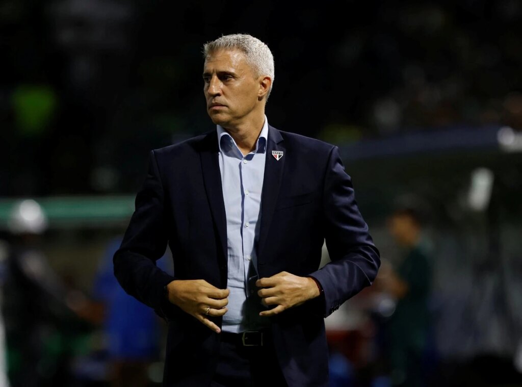 São Paulo anuncia saída de Hernán Crespo do comando técnico do clube