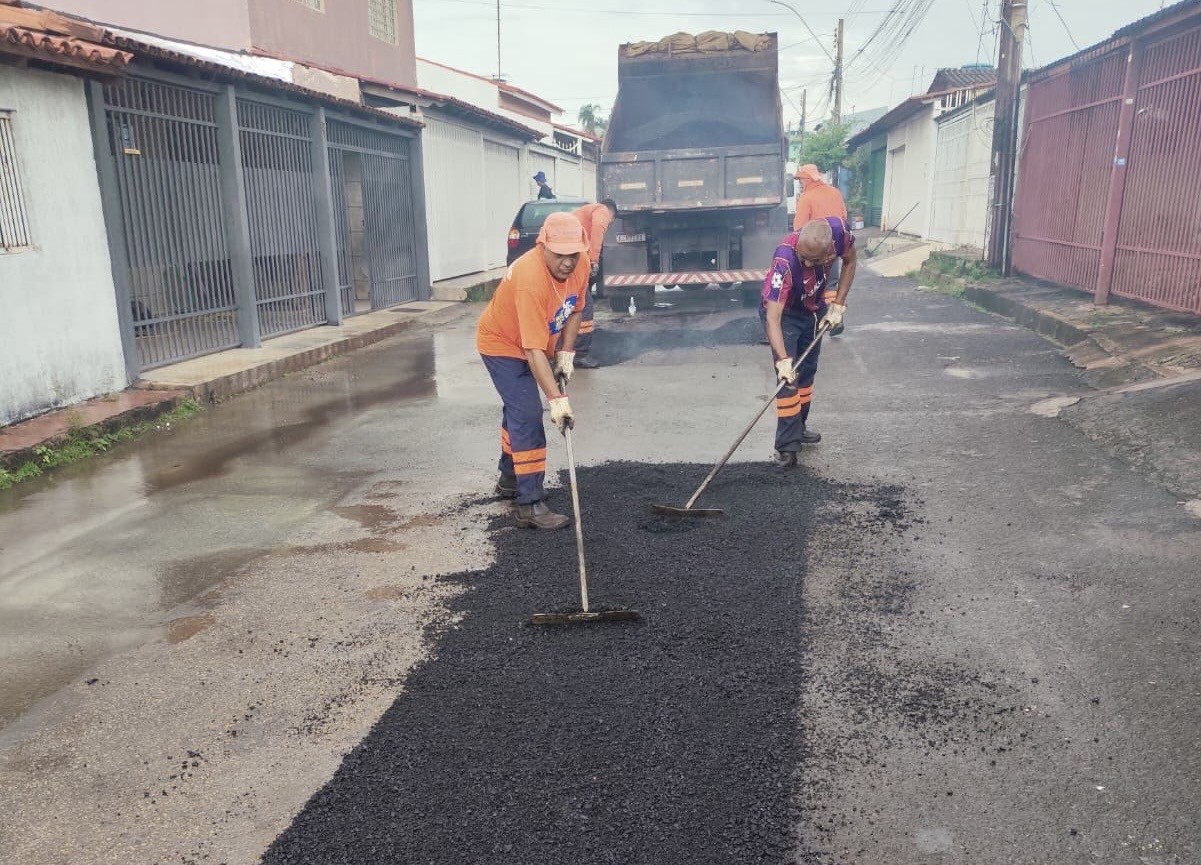 Ceilândia recolhe 147 toneladas de entulho e recupera vias em uma semana