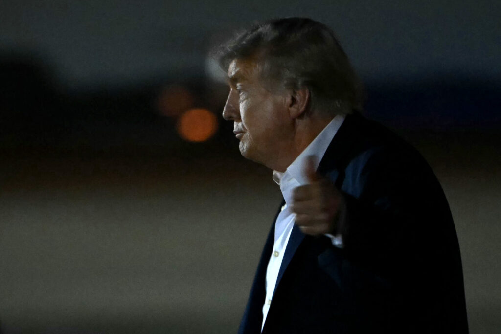 Irã ataca porta-aviões dos EUA; Trump diz ter afundado 9 navios de Teerã