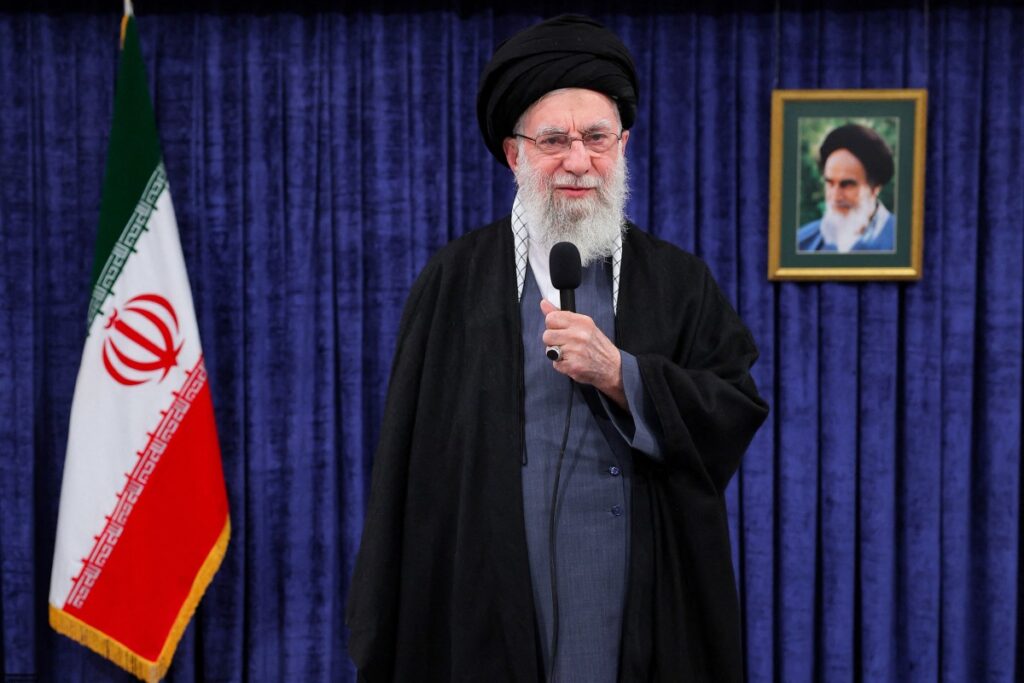 Trump confirma morte de líder supremo do Irã, Ali Khamenei, em rede social