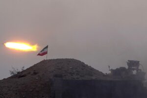 Exército do Irã anuncia ataques contra Israel e base dos Estados Unidos no Catar