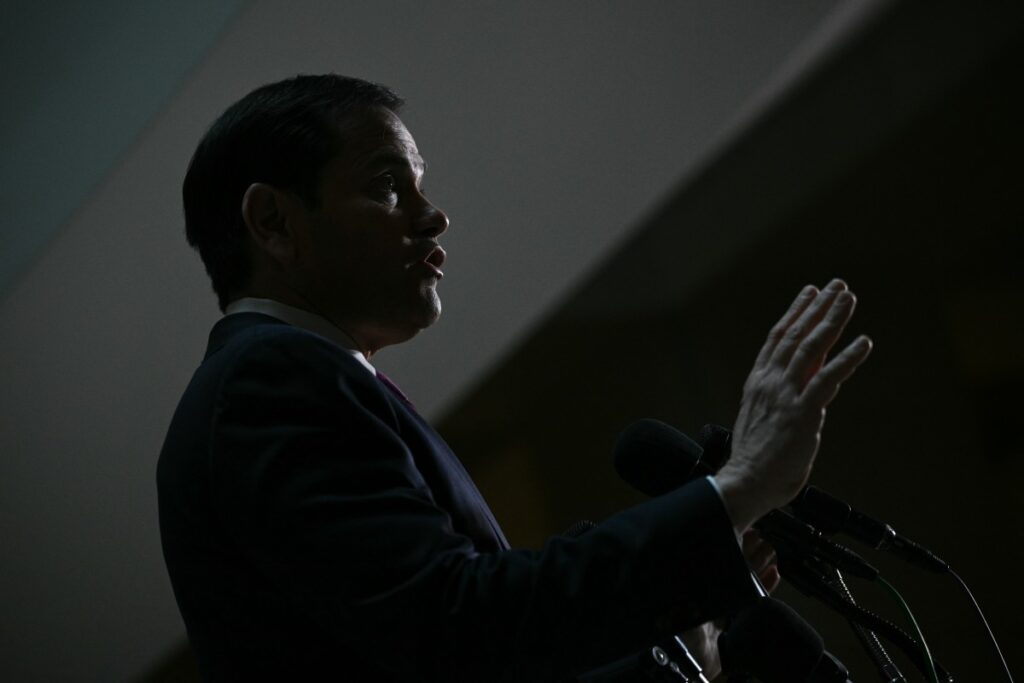 Rubio diz que EUA não ‘atacaria deliberadamente’ uma escola após bombardeio denunciado pelo Irã