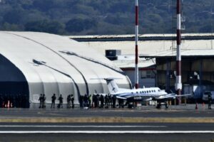 Ex-ministro da Segurança da Costa Rica acusado de narcotráfico é extraditado para os EUA