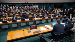 Deputados divergem sobre redução da jornada de trabalho em audiência na Câmara