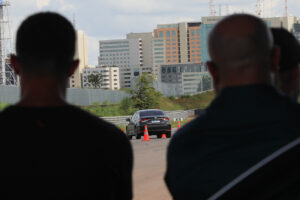 Autódromo de Brasília sedia treinamento de direção defensiva para motoristas do TCDF