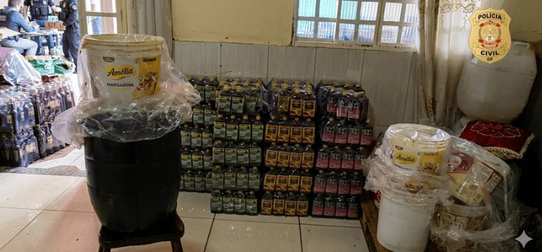 PCDF fecha fábrica clandestina de mel adulterado e apreende mais de duas toneladas do produto em Ceilândia