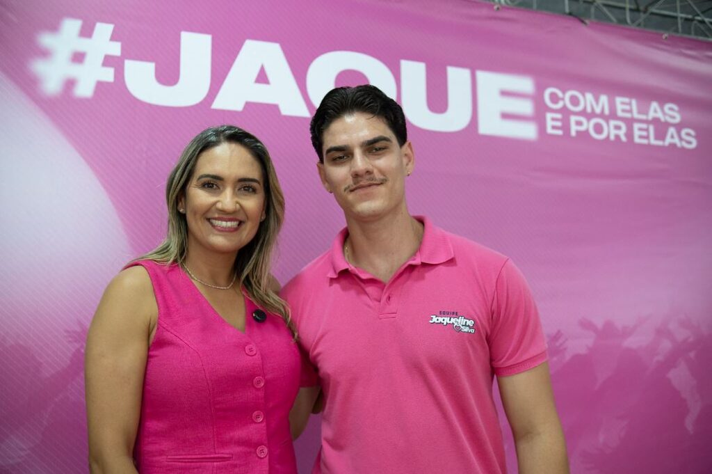 Homenagem reúne cerca de trezentas mulheres em celebração ao Dia Internacional da Mulher
