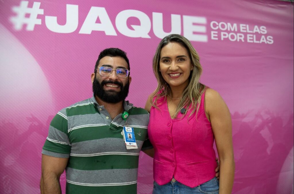 Homenagem reúne cerca de trezentas mulheres em celebração ao Dia Internacional da Mulher