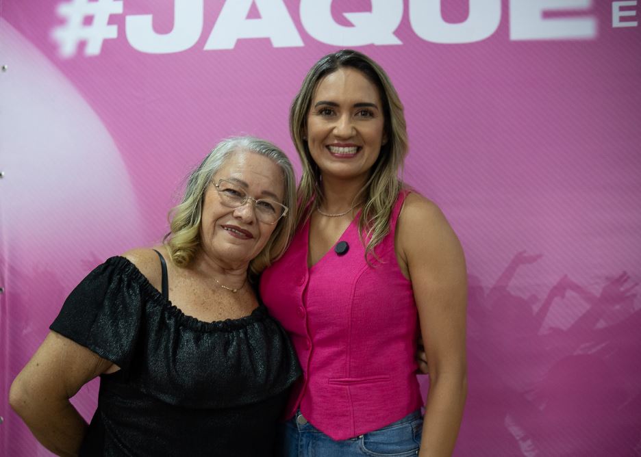 Homenagem reúne cerca de trezentas mulheres em celebração ao Dia Internacional da Mulher