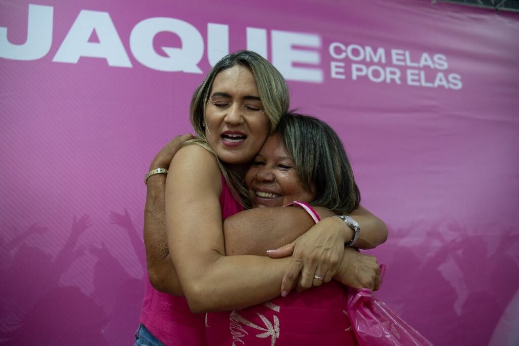 Homenagem reúne cerca de trezentas mulheres em celebração ao Dia Internacional da Mulher