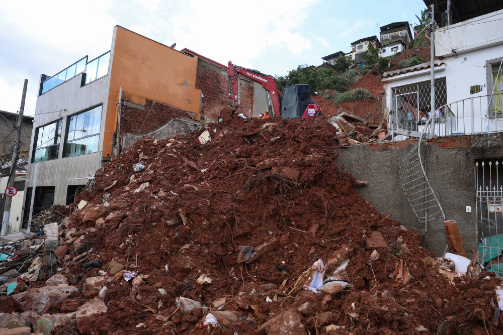 Governo antecipa abono e dá parcelas extras de seguro-desemprego para vítimas de chuva em MG
