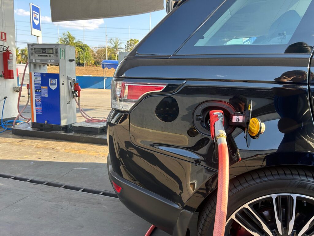 Governo intensifica fiscalização contra abusos em preços de combustíveis