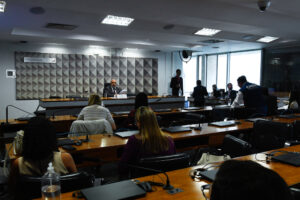 Projeto de auxílio para traslado de brasileiros mortos no exterior avança no Senado