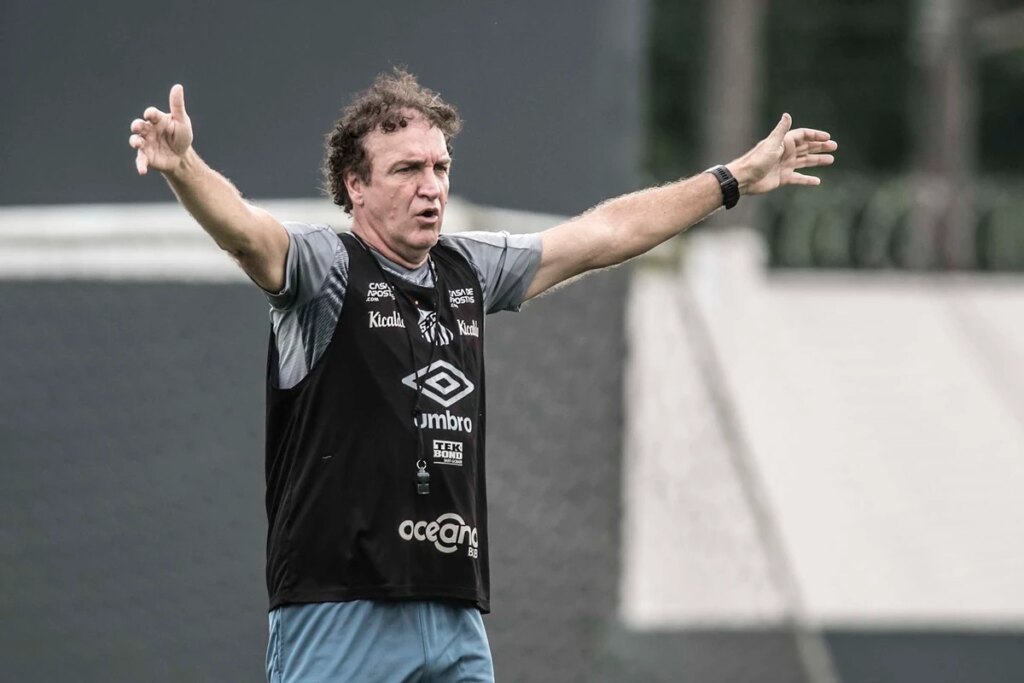 Cuca destaca confiança no trabalho e pede apoio da torcida