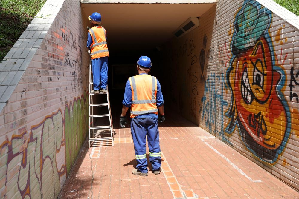 PMI de serviços do Brasil sobe a 53,1 pontos em fevereiro após 51,3 em janeiro