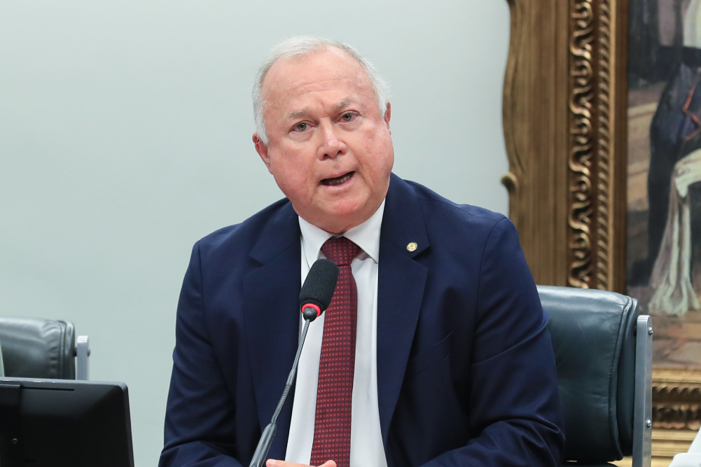 Escala 6×1: existe risco de que debate seja contaminado por demagogia e populismo, diz relator