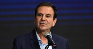 Após prisão de ex-secretário, Paes chama cúpula do governo do Rio de ‘bandidos, delinquentes’