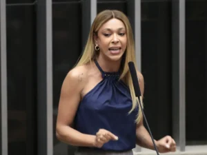 Erika Hilton na Comissão da Mulher expõe divisão na esquerda sobre pauta trans