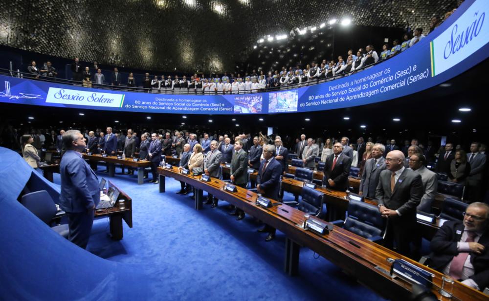 Câmara dos Deputados vota reajuste para forças de segurança do DF e regras para transferência de veículos