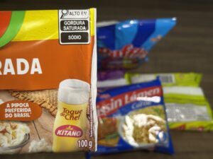 Projeto de lei proíbe ultraprocessados em compras públicas