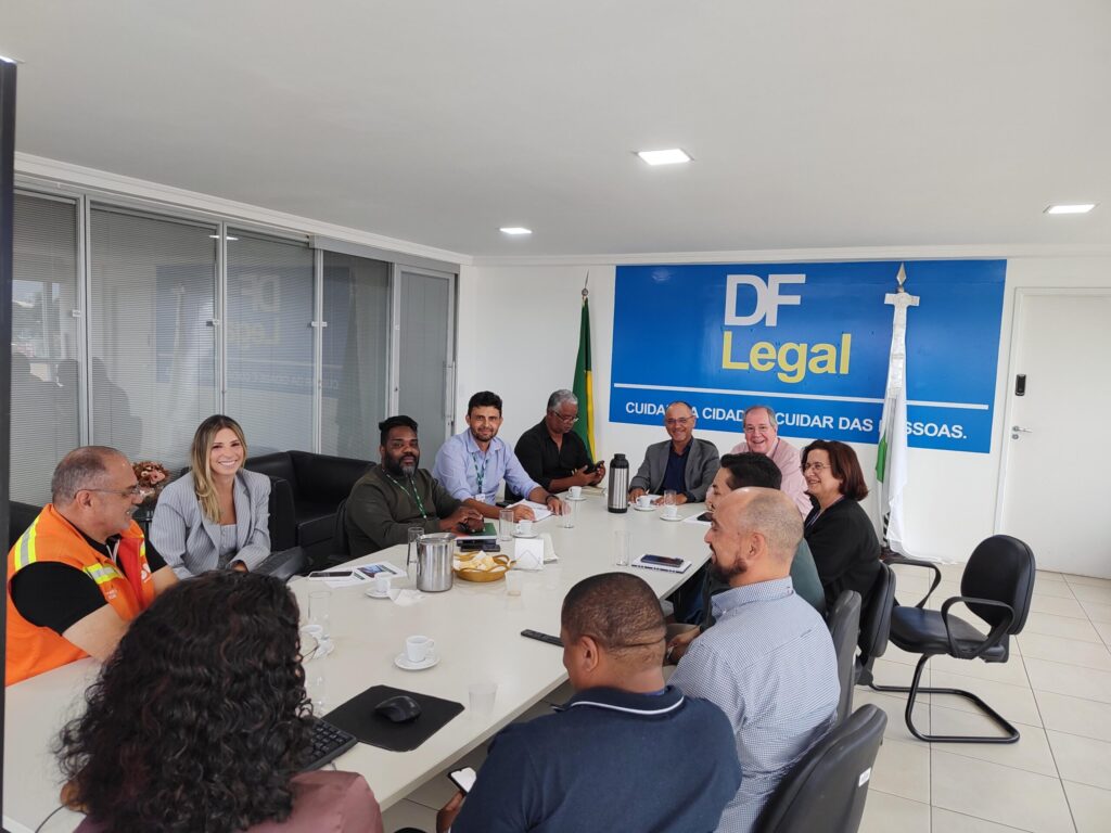 DF Legal e SLU integram ações para combater descarte irregular de lixo