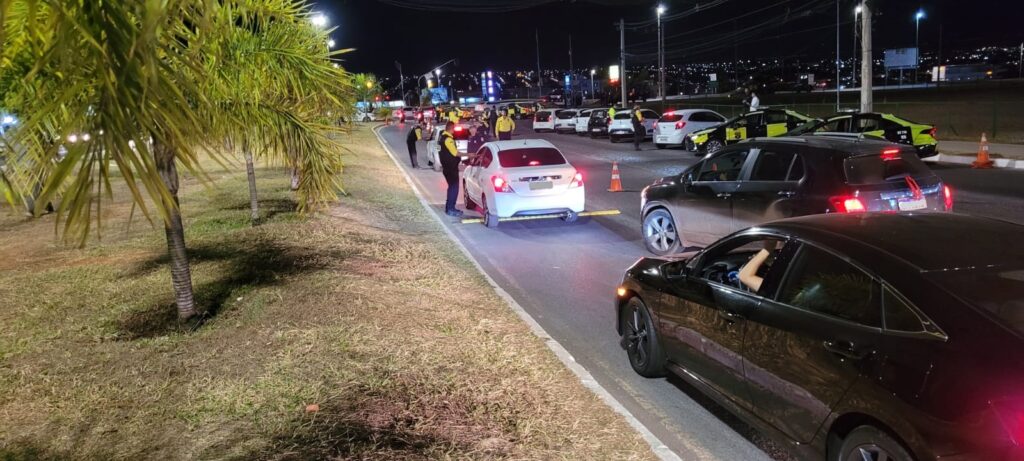 Detran-DF divulga lista recorde de 2.776 motoristas com CNH suspensa