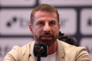 Pedrinho cobra árbitro e é contido com spray de pimenta