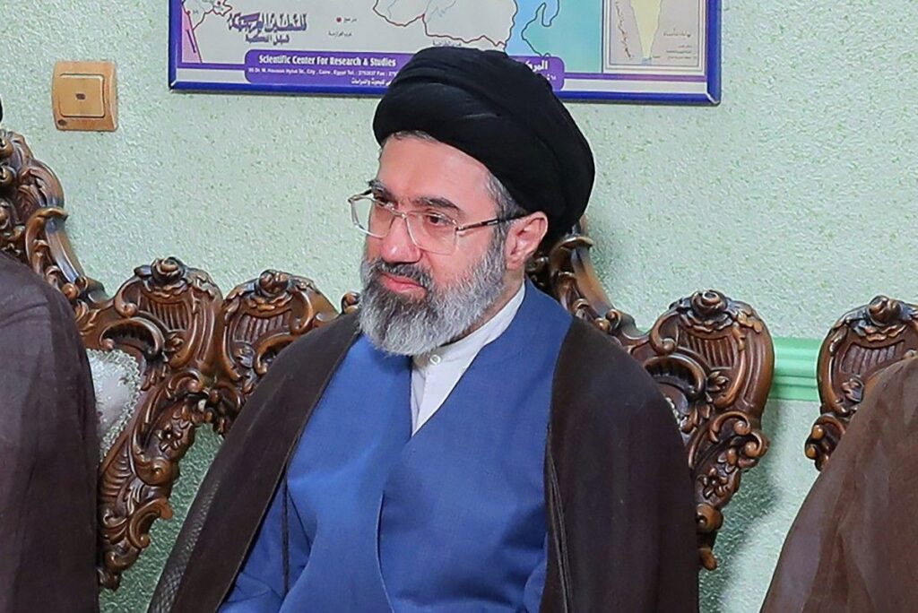Filho de Ali Khamenei é eleito novo líder supremo do Irã