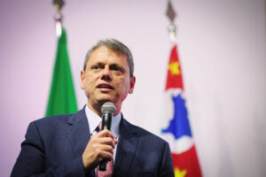 Polícia detém estudantes que invadiram prédio da Seduc em protesto contra a gestão Tarcísio