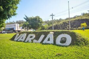 Varjão inaugura rodoviária e restaurante comunitário após décadas