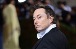 Elon Musk se oferece para pagar salários da TSA durante impasse orçamentário nos EUA