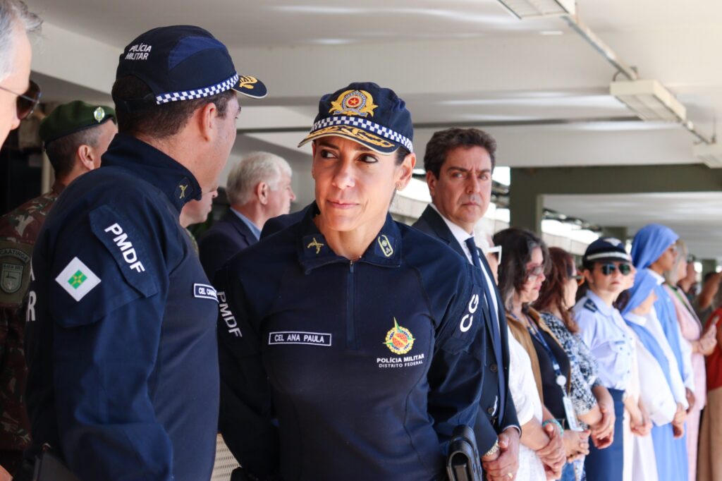 Comandante da PMDF participa de cerimônia de incorporação de mulheres nas Forças Armadas