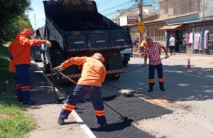 Força-tarefa em Ceilândia aplica 25 toneladas de asfalto e remove 64 de entulho