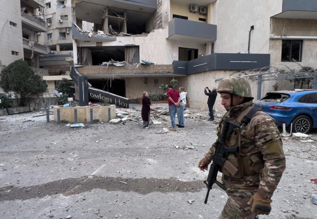 Israel determina saída de civis do sul do Líbano