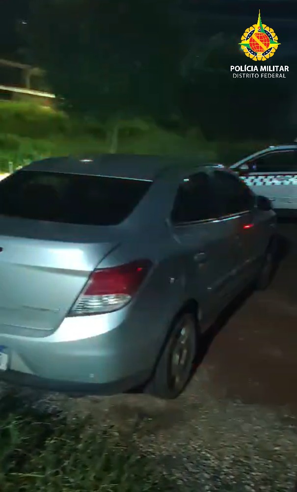 PM recupera carro roubado durante patrulhamento em Samambaia Norte