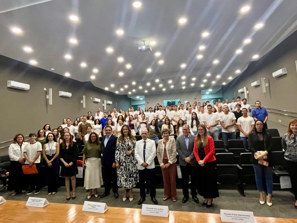 Escola Superior de Ciências da Saúde recepciona calouros de medicina e enfermagem