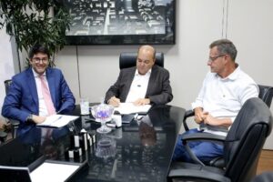 Ibaneis Rocha prorroga validade de concurso para auditores urbanas até 2028