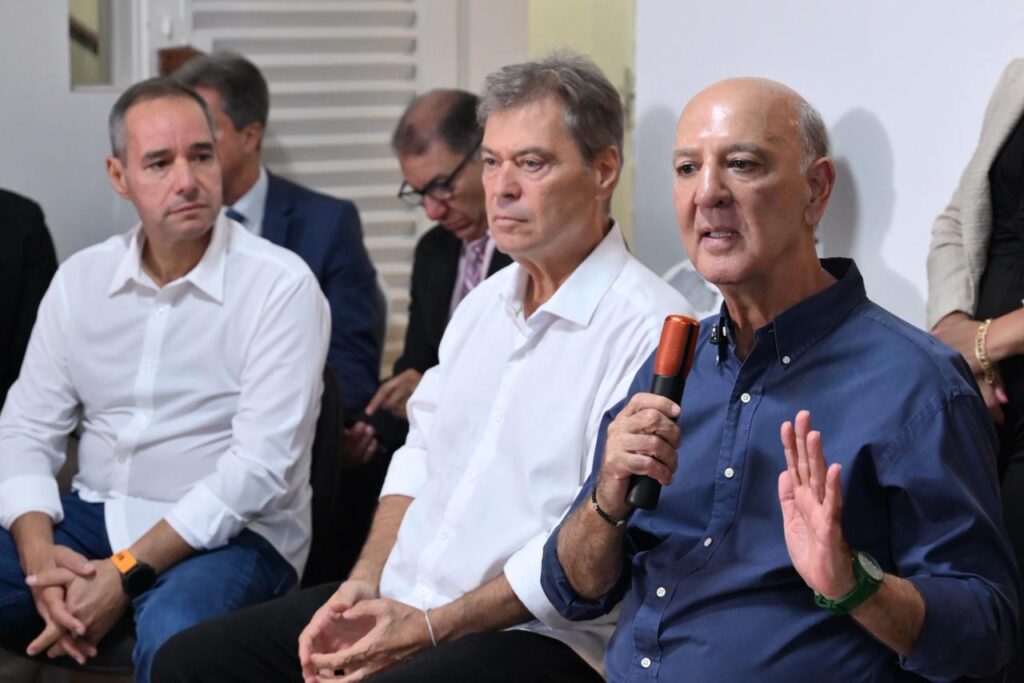 Avante anuncia embarque na candidatura de Arruda (PSD)