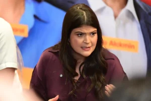 Aava diz estar surpresa com ação por infidelidade partidária do PSDB: 'Dialogava com Marconi'