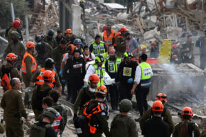 Irã diz que lançou nova salva de mísseis contra Israel