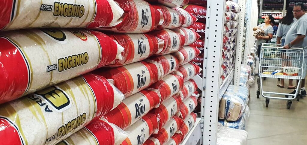 Produtores de arroz interrompem colheita por falta de diesel