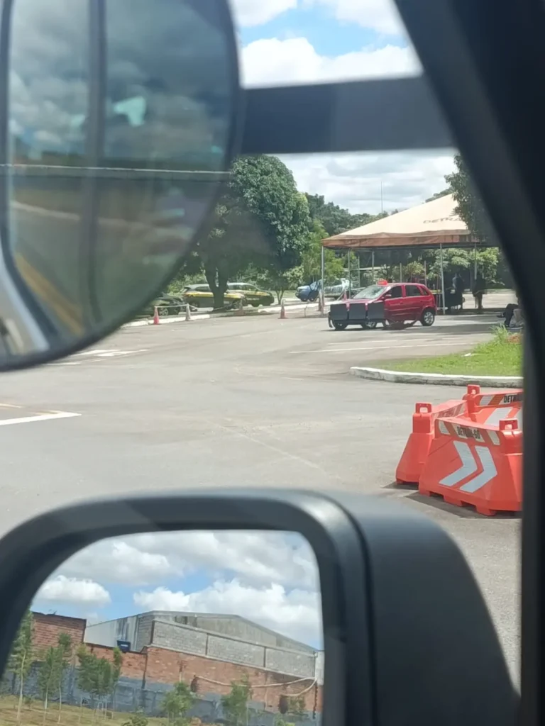 Detran promete mudanças após candidata perder controle e ferir pessoas durante prova em Goiânia