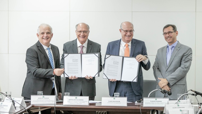 Governo lança Janela Única e InvestLeg para atrair investimentos estrangeiros