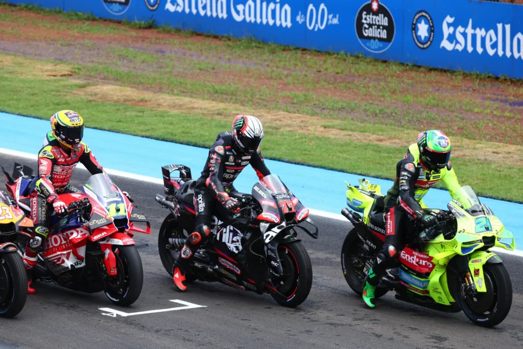 Primeiro dia de treinos livres em Goiânia é marcado por pista molhada e queda do brasileiro Diogo Moreira