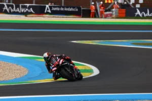 Após 37 anos, Goiânia vibra com retorno da MotoGP e vitória do italiano Marco Bezzecchi